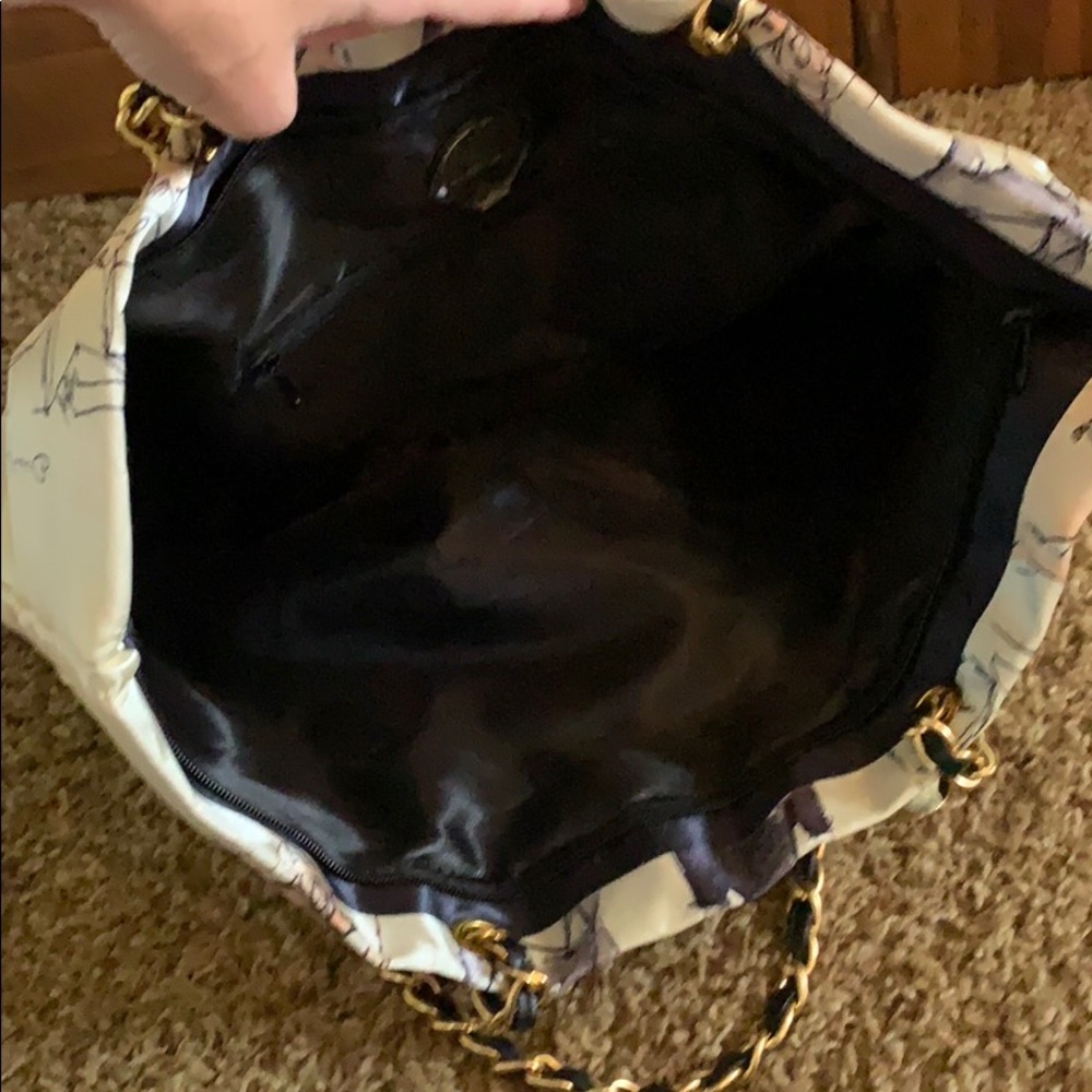 Tote-style Handbag - Picture 3 of 6